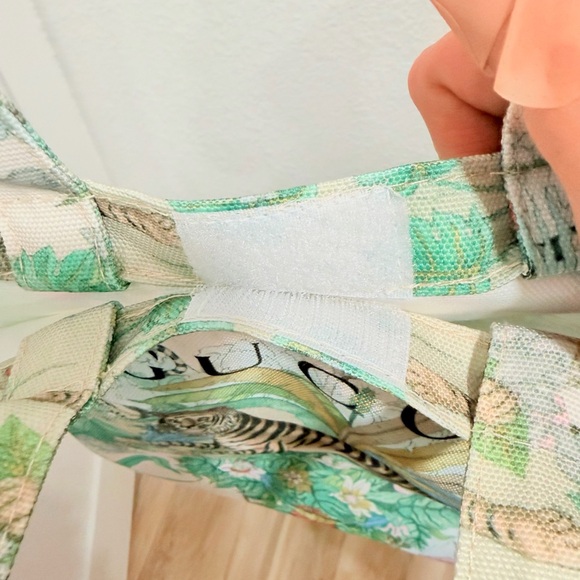 Gucci Beauty Tiger Multicolor Tote Bag- New in Box - Picture 7 of 8